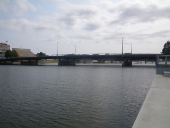 Click here to enlarge image