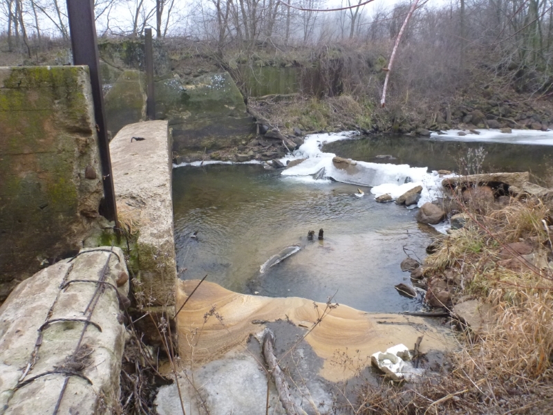 Overlook of dam ruins